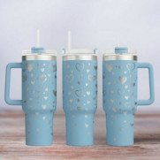 Tumbler mit Gravur - Shower of hearts - hellblau