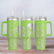 Tumbler mit Gravur - Motiv Skeleton Hugging - hellgrün