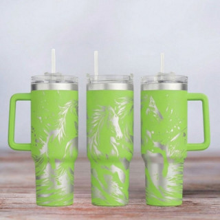 Tumbler mit Gravur - Motiv Wild Horses - hellgrün